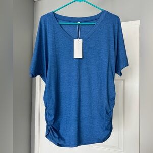Aokosor Blue V-Neck Women's Top Size Large